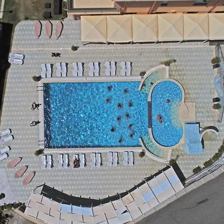 Grand Paradiso Hotel 4*