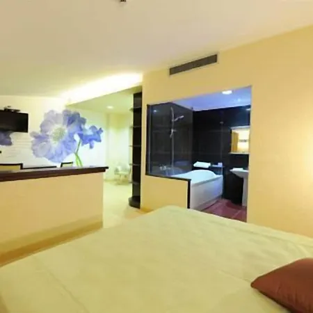 Grand Paradiso 호텔 카탄차로