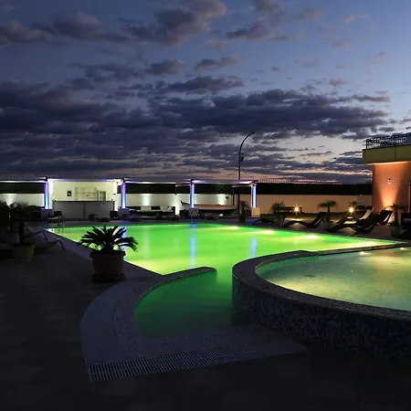 Grand Paradiso 4* 카탄차로