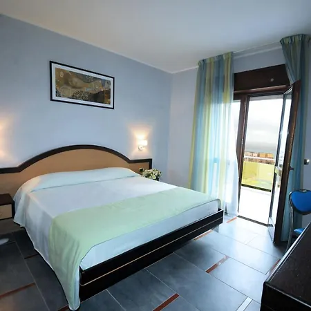 Grand Paradiso Hotel