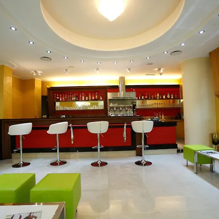 Grand Paradiso 4* 카탄차로