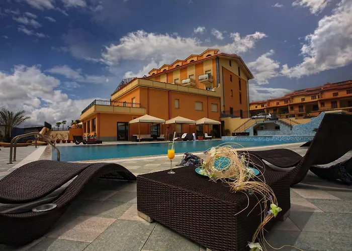 Grand Paradiso Hotel 4*