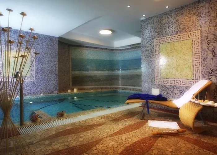 Grand Paradiso Hotel 4*