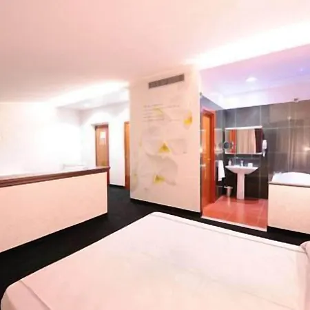 Ξενοδοχείο Grand Paradiso Καταντζάρο