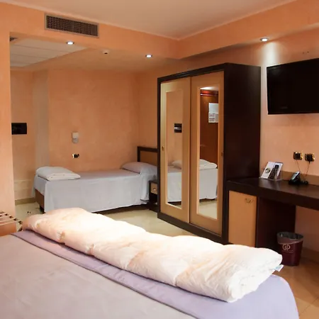 Ξενοδοχείο Grand Paradiso 4*