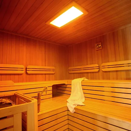 Ξενοδοχείο Grand Paradiso 4*