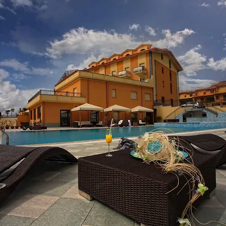 Grand Paradiso Ξενοδοχείο 4*