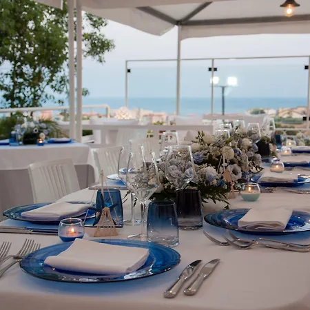 Grand Paradiso Ξενοδοχείο 4*