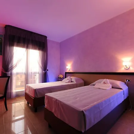 Ξενοδοχείο Grand Paradiso 4*