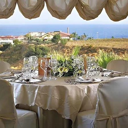 Hotell Grand Paradiso 4*
