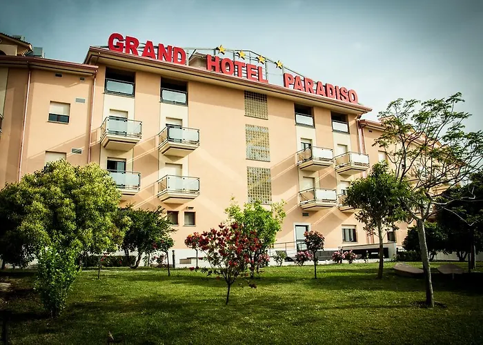 Grand Paradiso Hotel